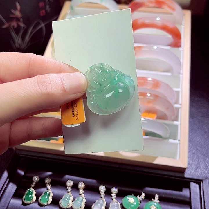 石英质玉未镶嵌耳钉