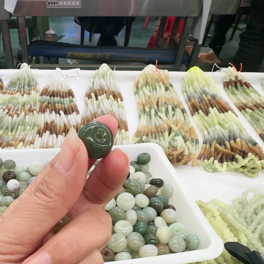 和田玉未镶嵌吊坠(不含链)