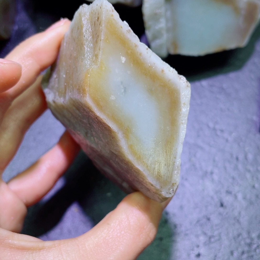 和田玉未镶嵌珠宝半成品