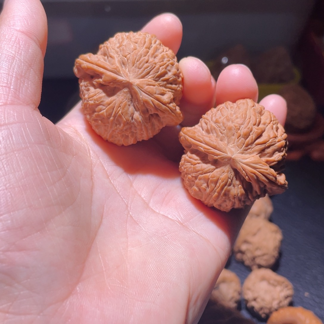 桃核吊坠40尺闷白，