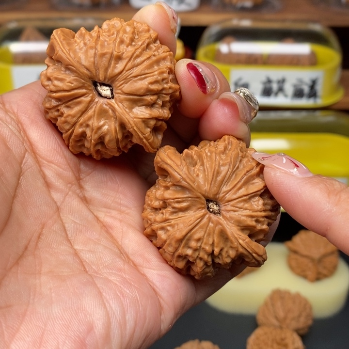文玩核桃吊坠遇*你43全品血麒麟