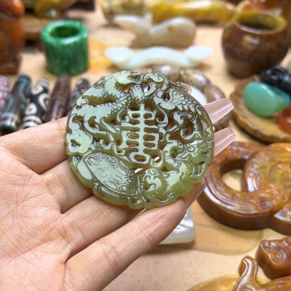 【闪购商品】蛇纹石玉颈饰未镶嵌