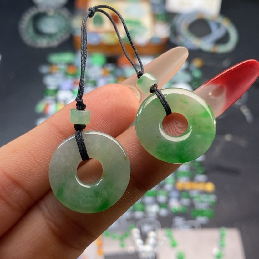 【闪购商品】翡翠挂件未镶嵌甜甜圈