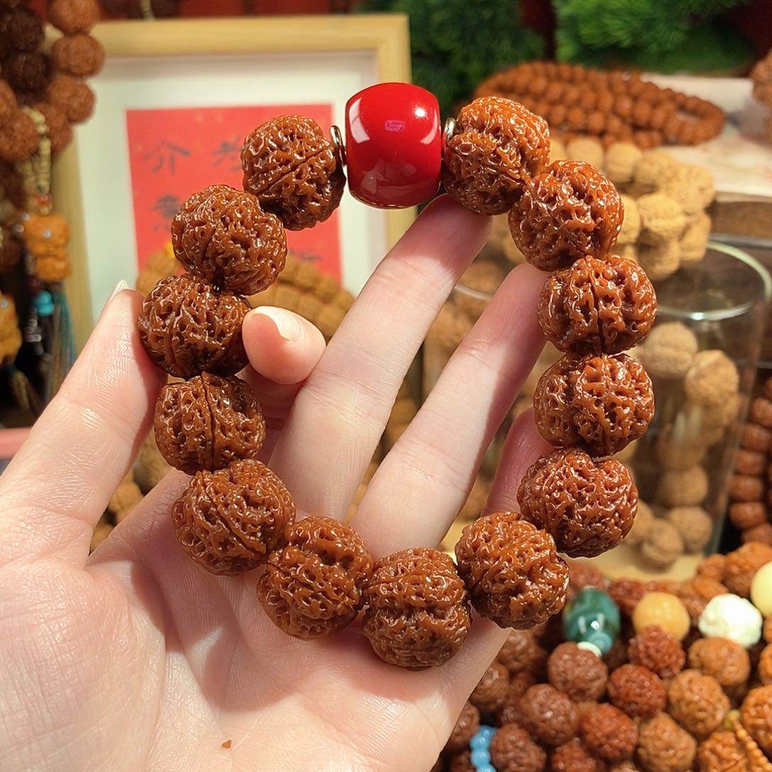 金刚菩提吊坠205玉华红桶