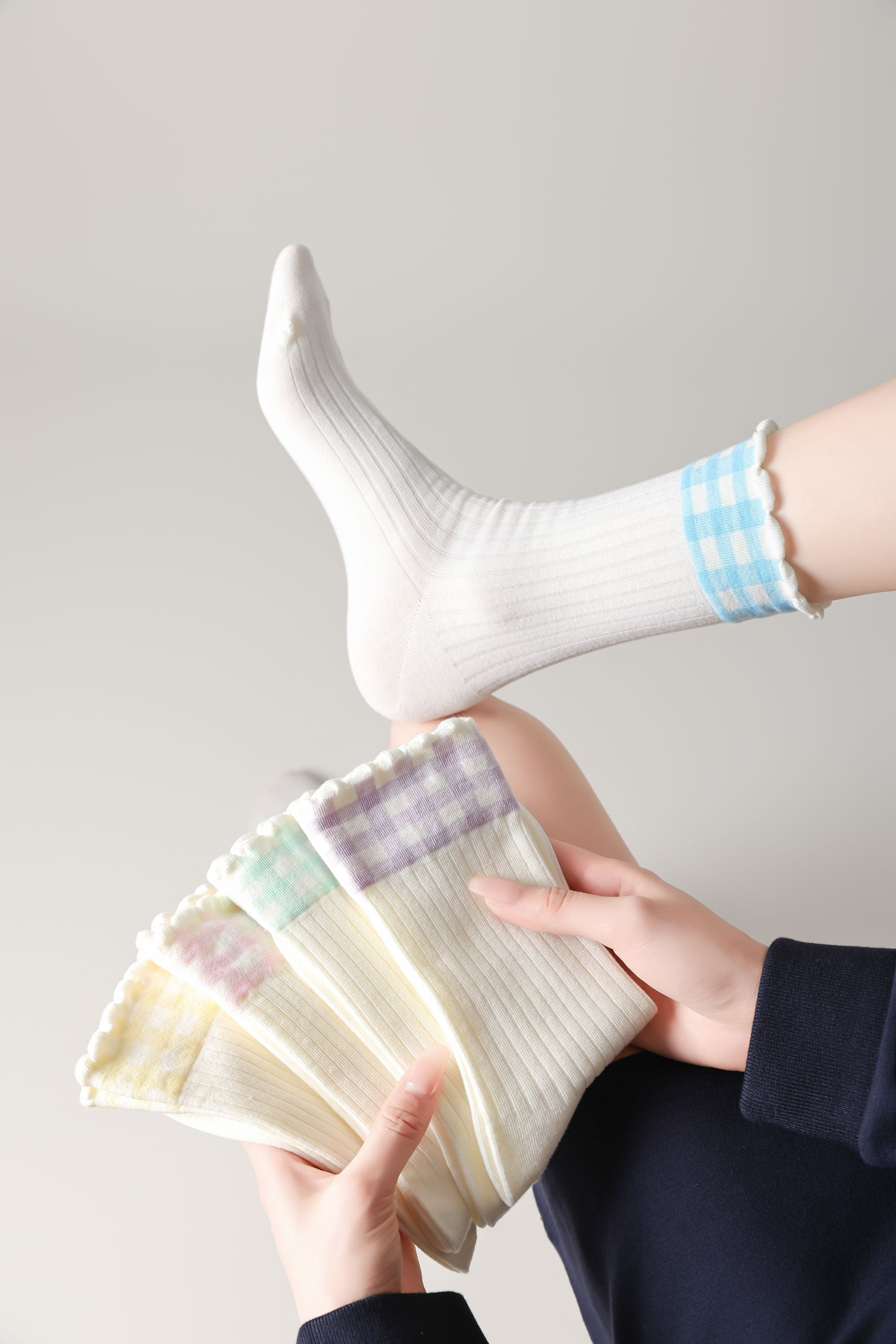 四季新款格子花边无骨袜中筒袜百搭简约袜子纯棉透气抗起球