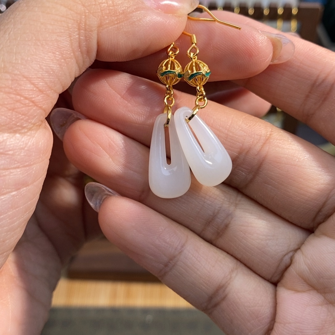 和田玉未镶嵌耳饰