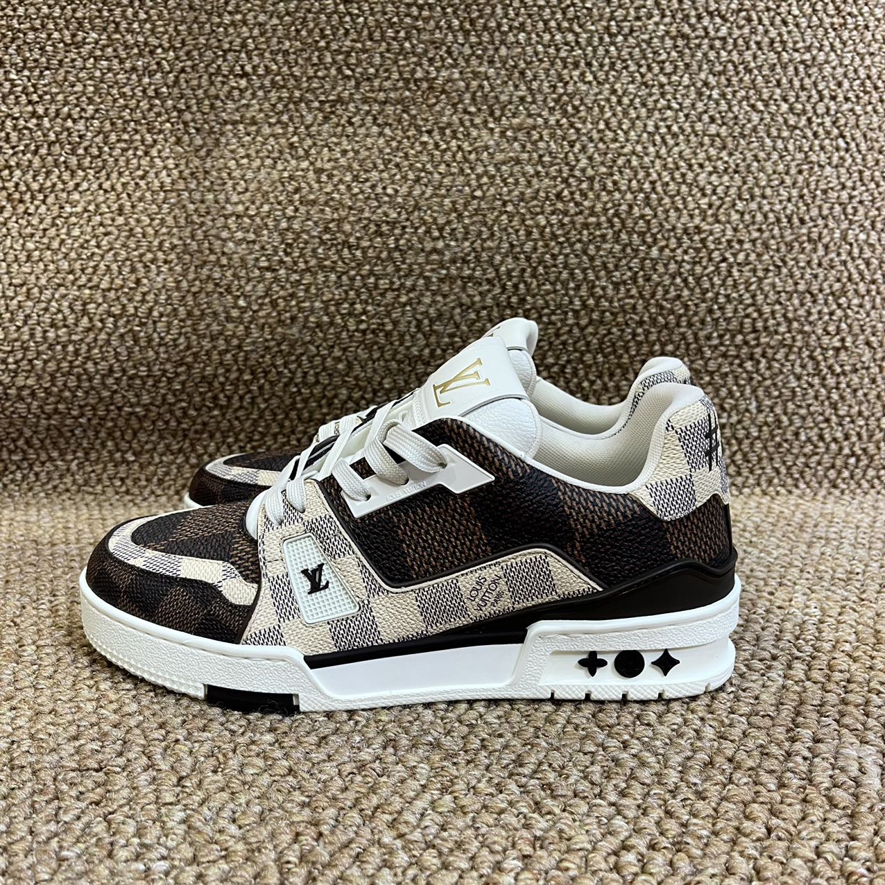 未使用 LouisVuitton/路易威登 蔚蓝/棋盘格板鞋/38码/LZ1210A996