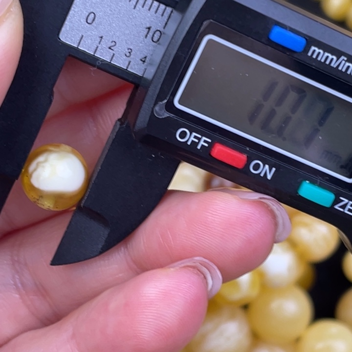 蜜蜡未镶嵌裸石微瑕255