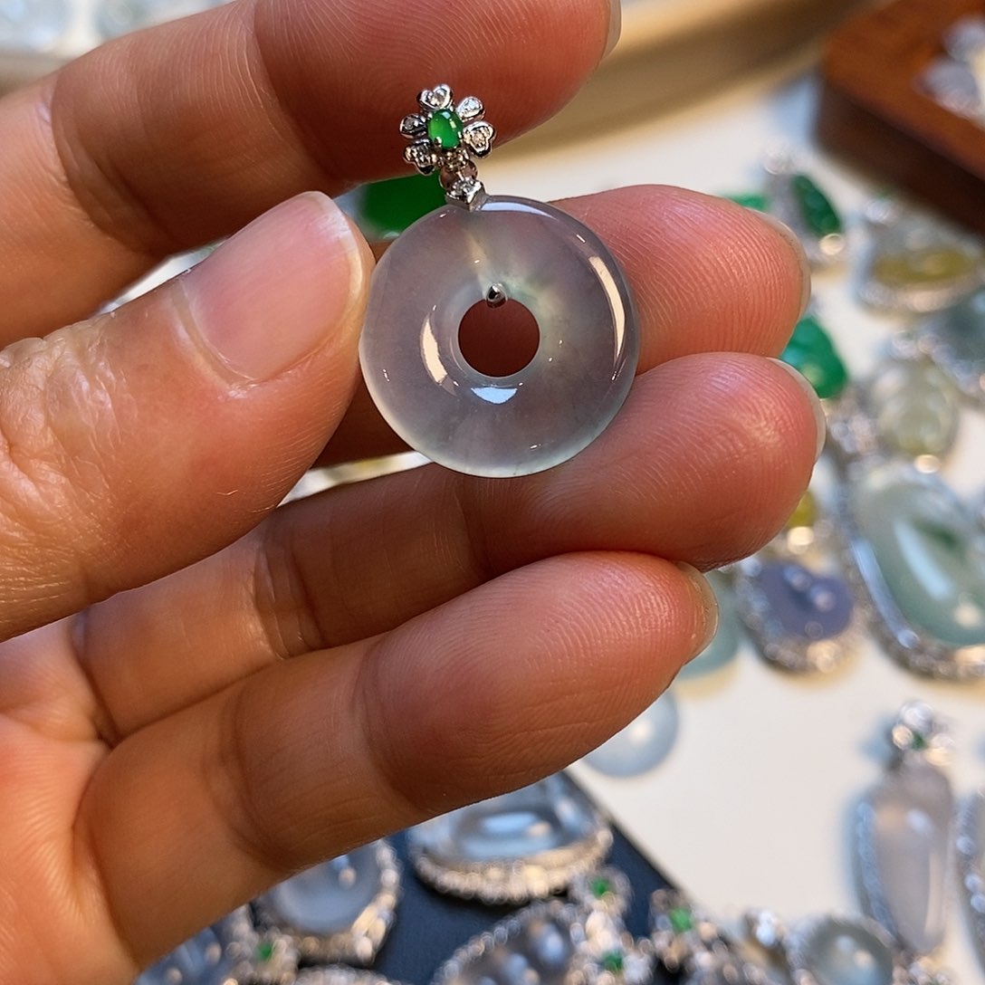 翡翠颈饰18K金镶嵌甜甜圈