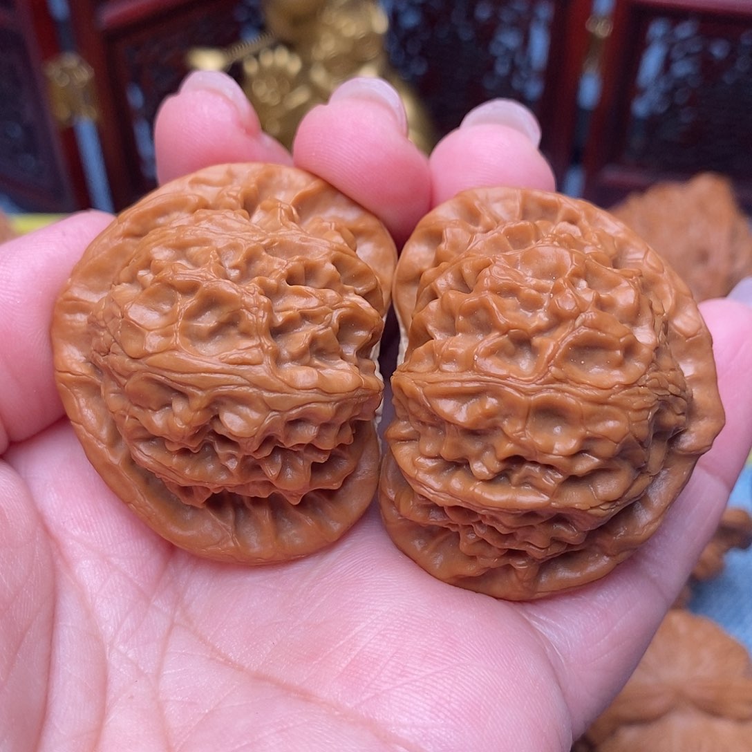 文玩核桃把件43.8全品毕业桃心宫灯