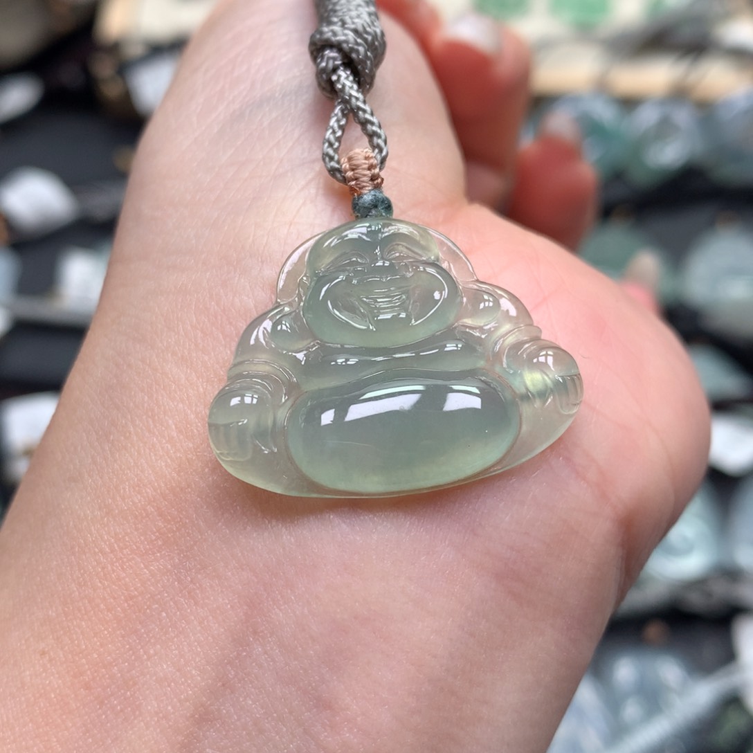 翡翠颈饰未镶嵌佛公