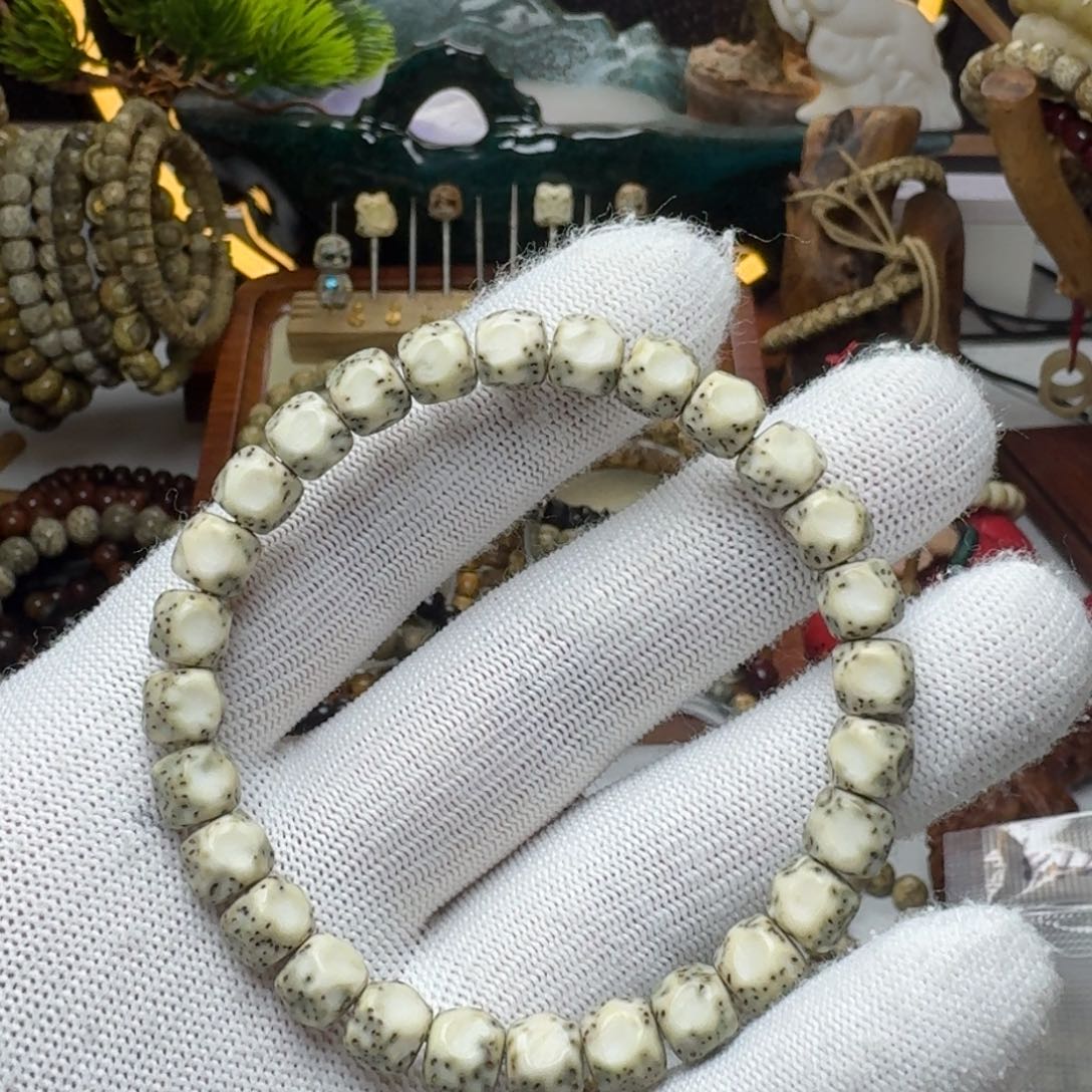 星月菩提手串1号车尺寸8.7石玉河豚无相单圈