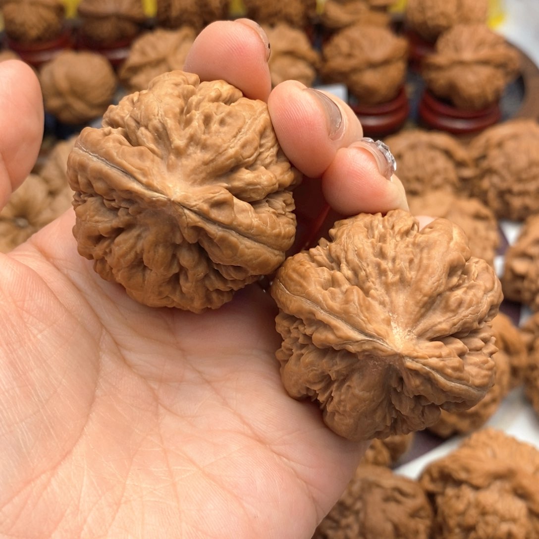 【闪购商品】文玩核桃吊坠44尺霸王龙