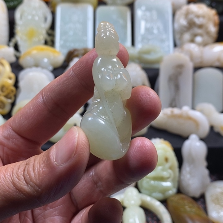 和田玉颈饰未镶嵌