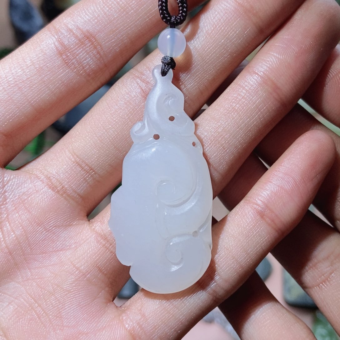 和田玉颈饰未镶嵌