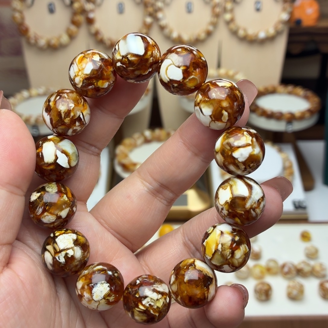 16mm沁色圆珠手串一条