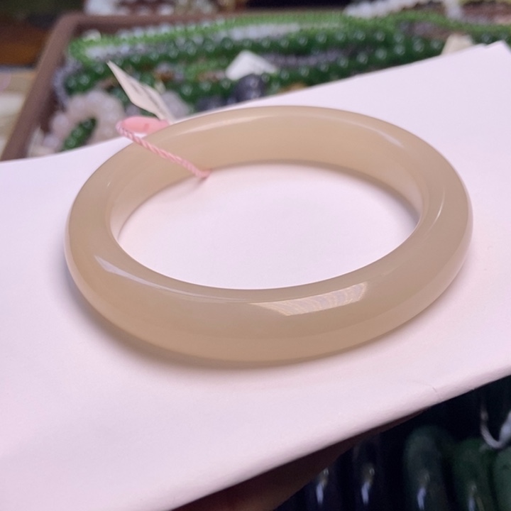 和田玉未镶嵌颈饰浓藕粉老矿料手镯56.8