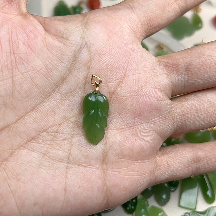 和田玉（碧玉）18K金镶嵌颈饰