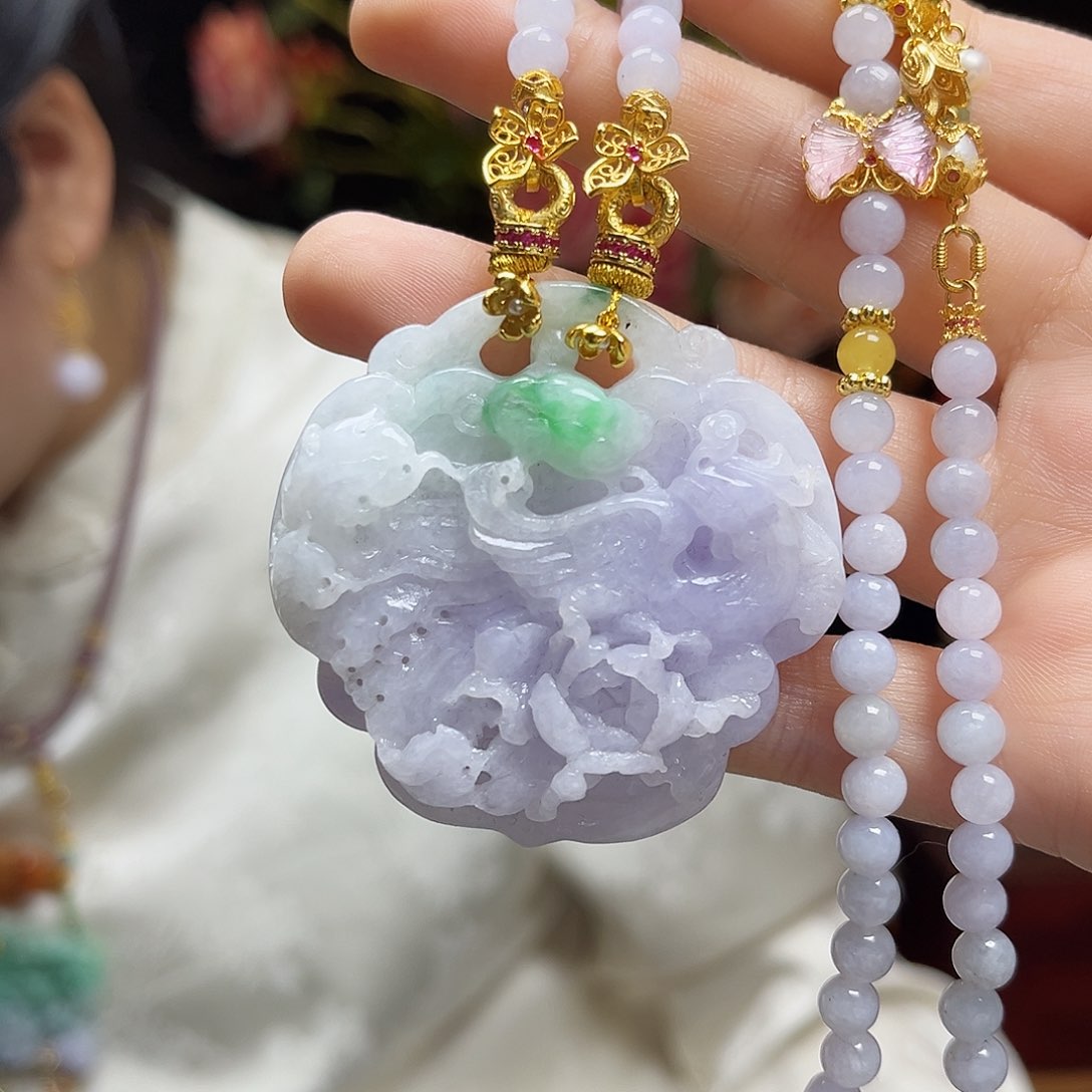 翡翠颈饰未镶嵌凤凰牡丹