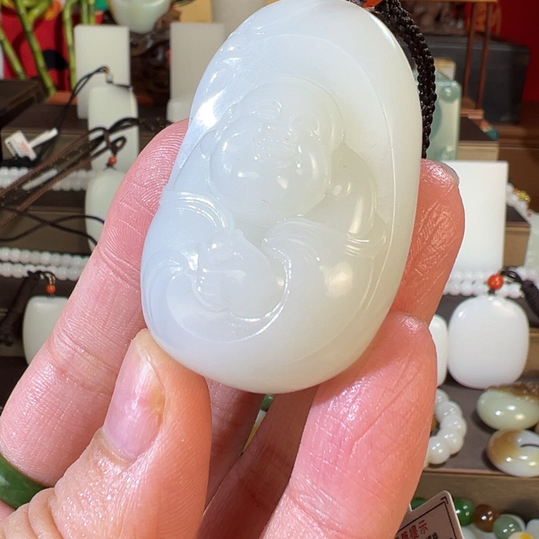 和田玉颈饰未镶嵌一****