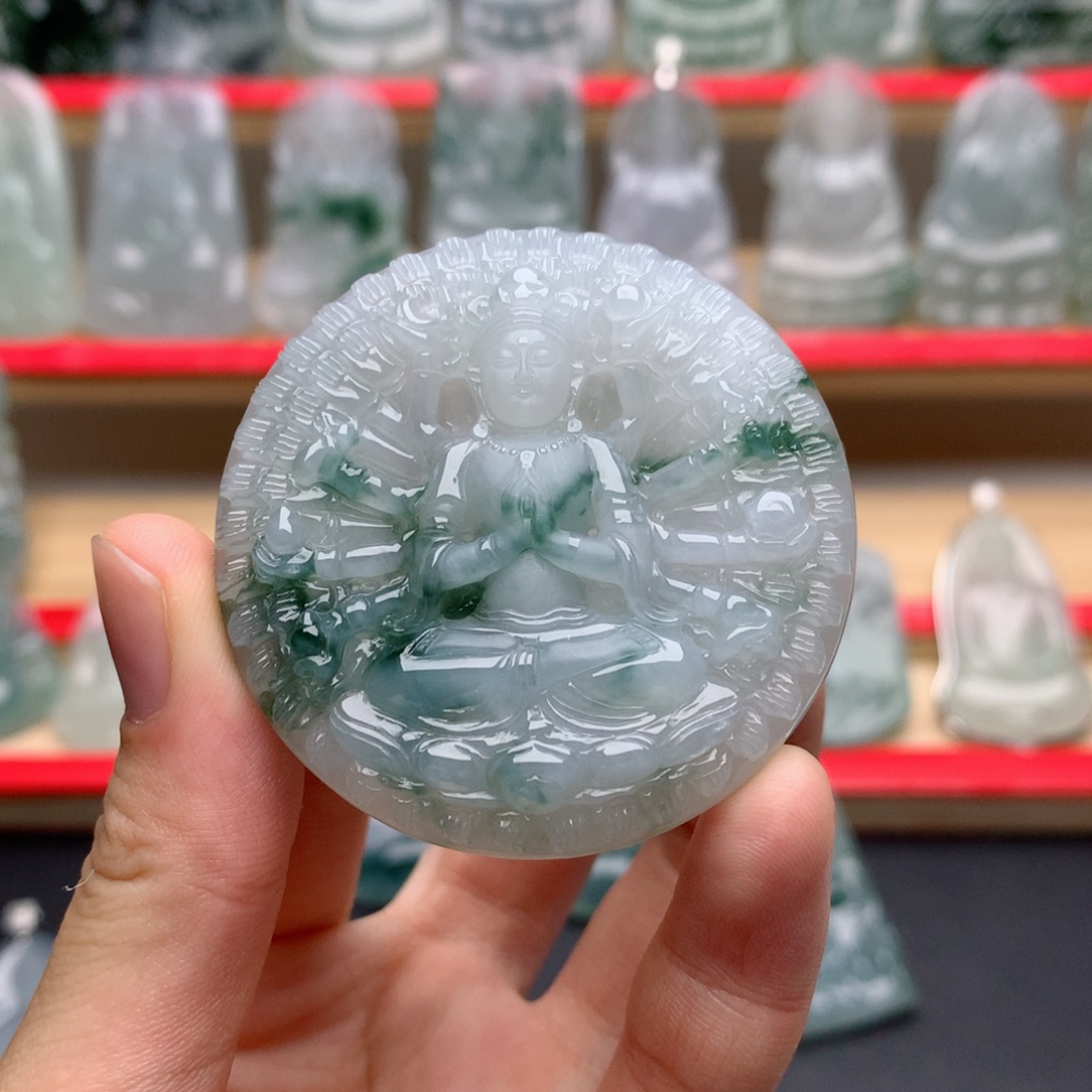 翡翠未镶嵌颈饰千手