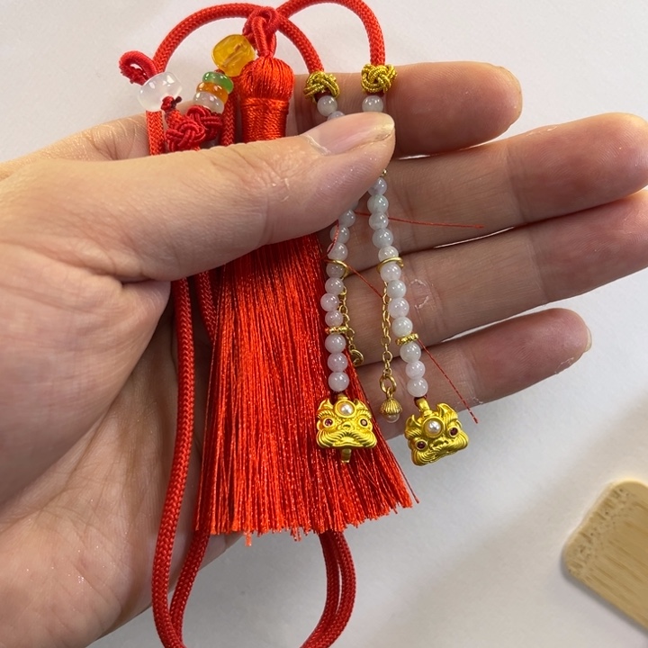 翡翠吊坠(赠链)未镶嵌