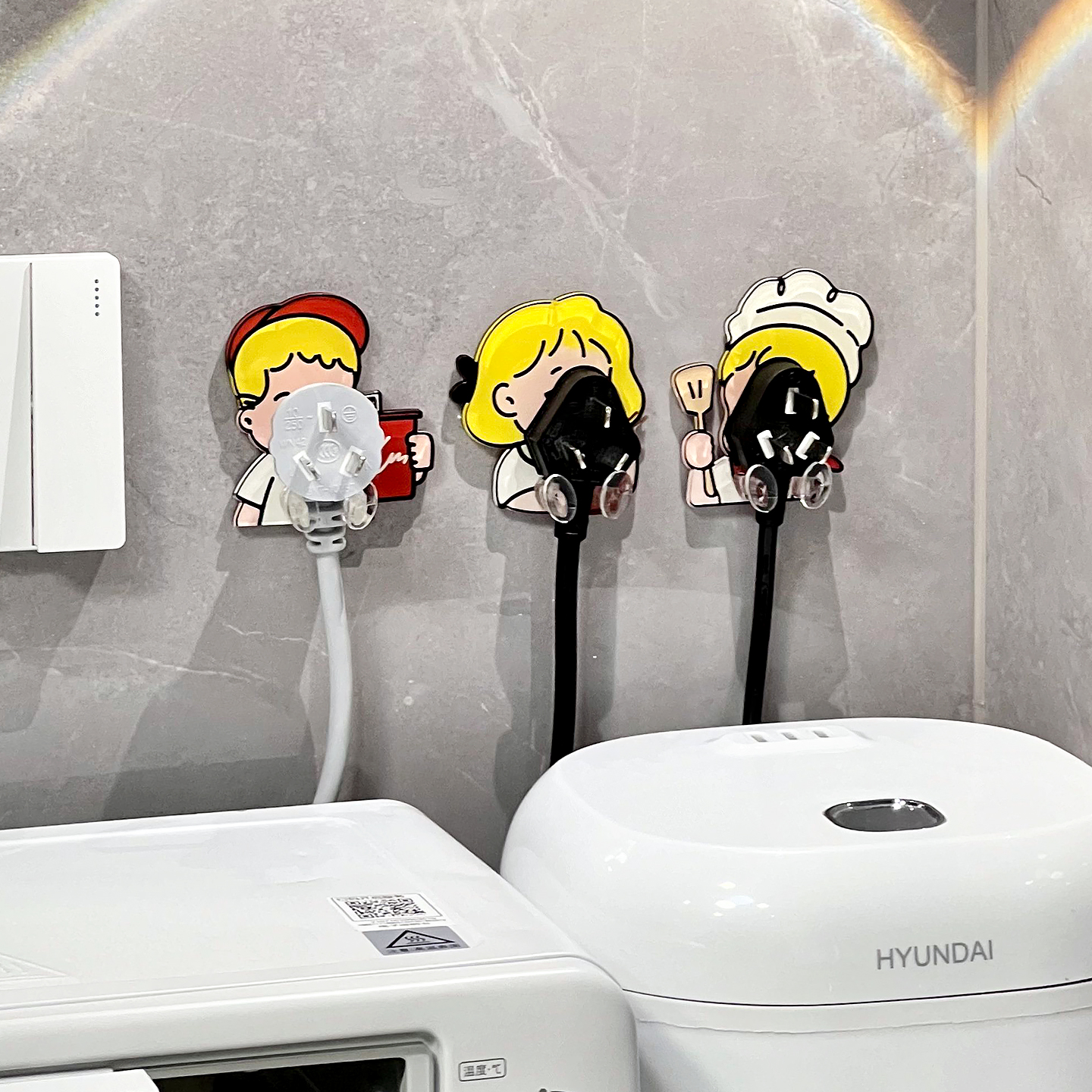 亚克力插头挂钩厨房墙上夹缝壁挂电器插座电源线收纳固定器