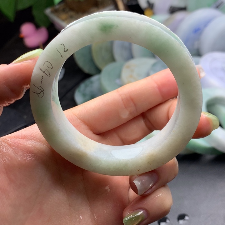 未镶嵌手镯定制翡翠