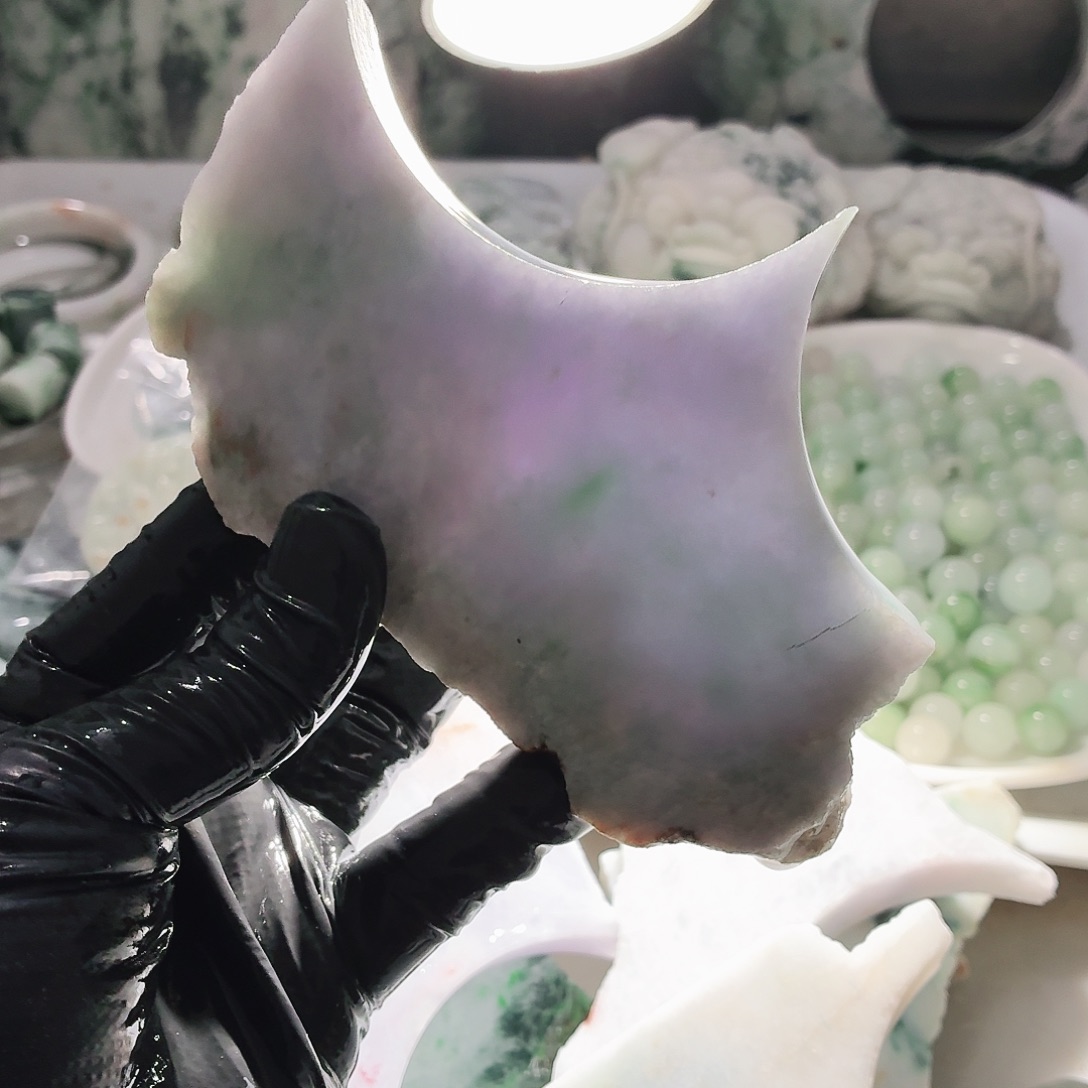 翡翠未镶嵌颈饰边角料