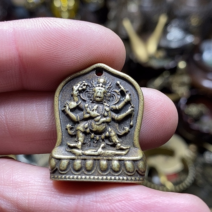 葫***叔小杨推荐铜物件一个