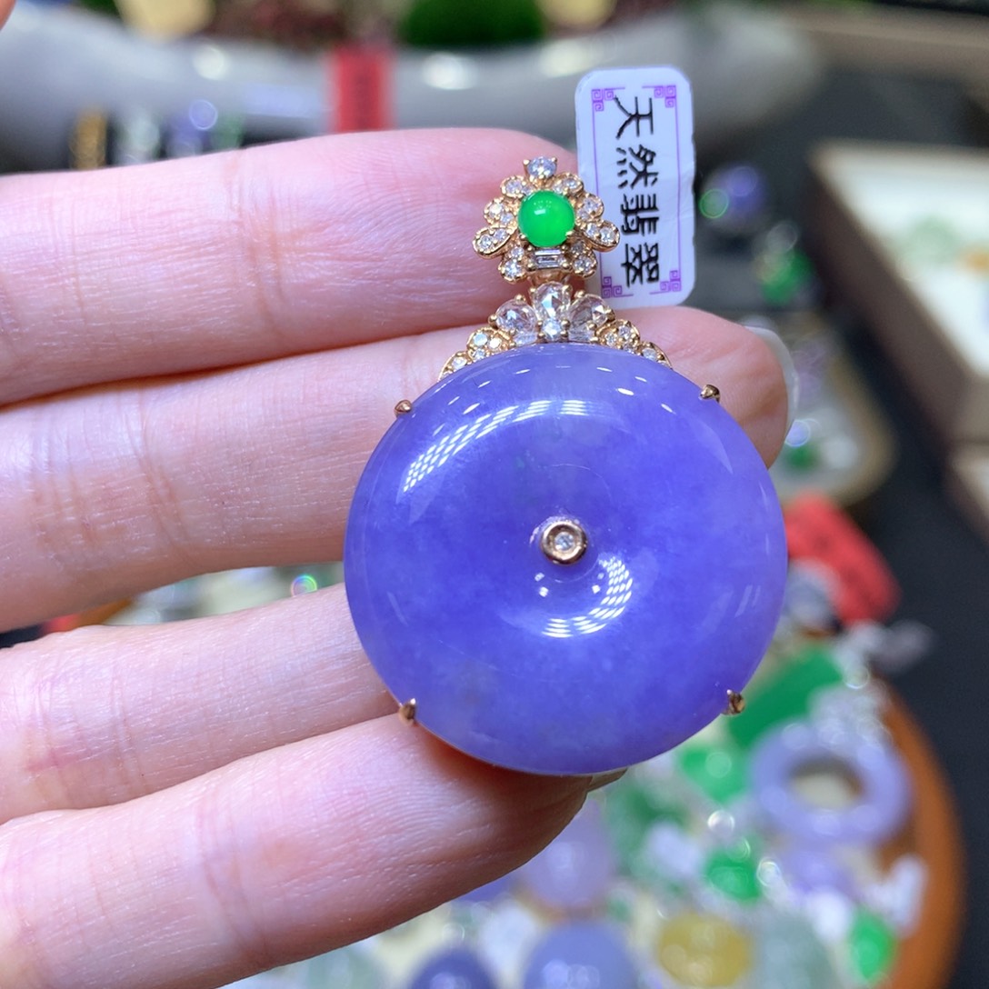 【闪购商品】翡翠颈饰18K金镶嵌翡翠吊坠项链