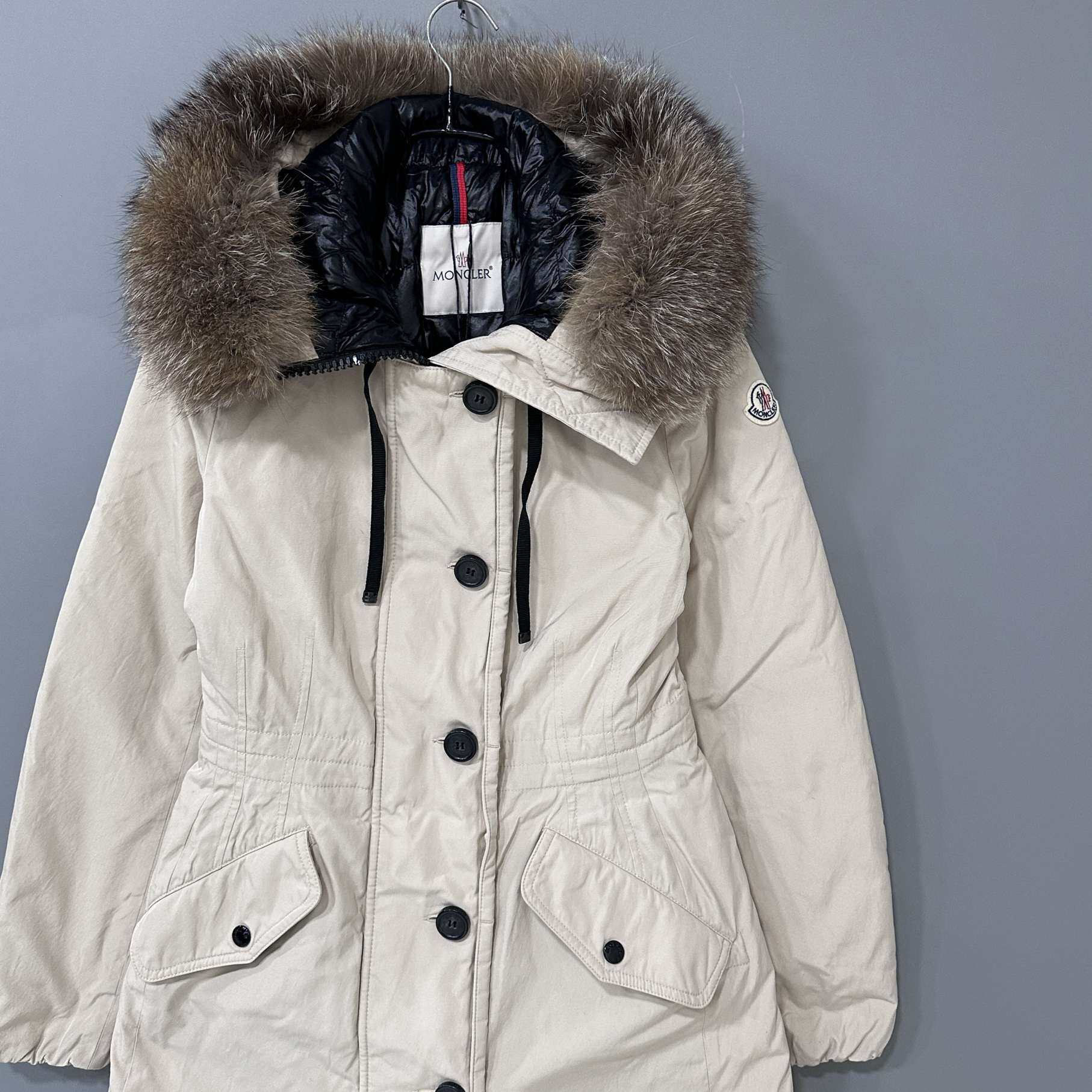 99新 MONCLER 狐狸毛领收腰羽绒服 Moncler /蒙口/2码/83487