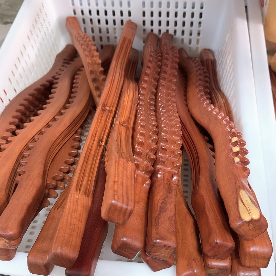 红檀香木64厘米放松工具瑕疵