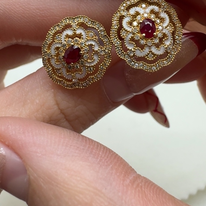 红宝石耳饰未镶嵌