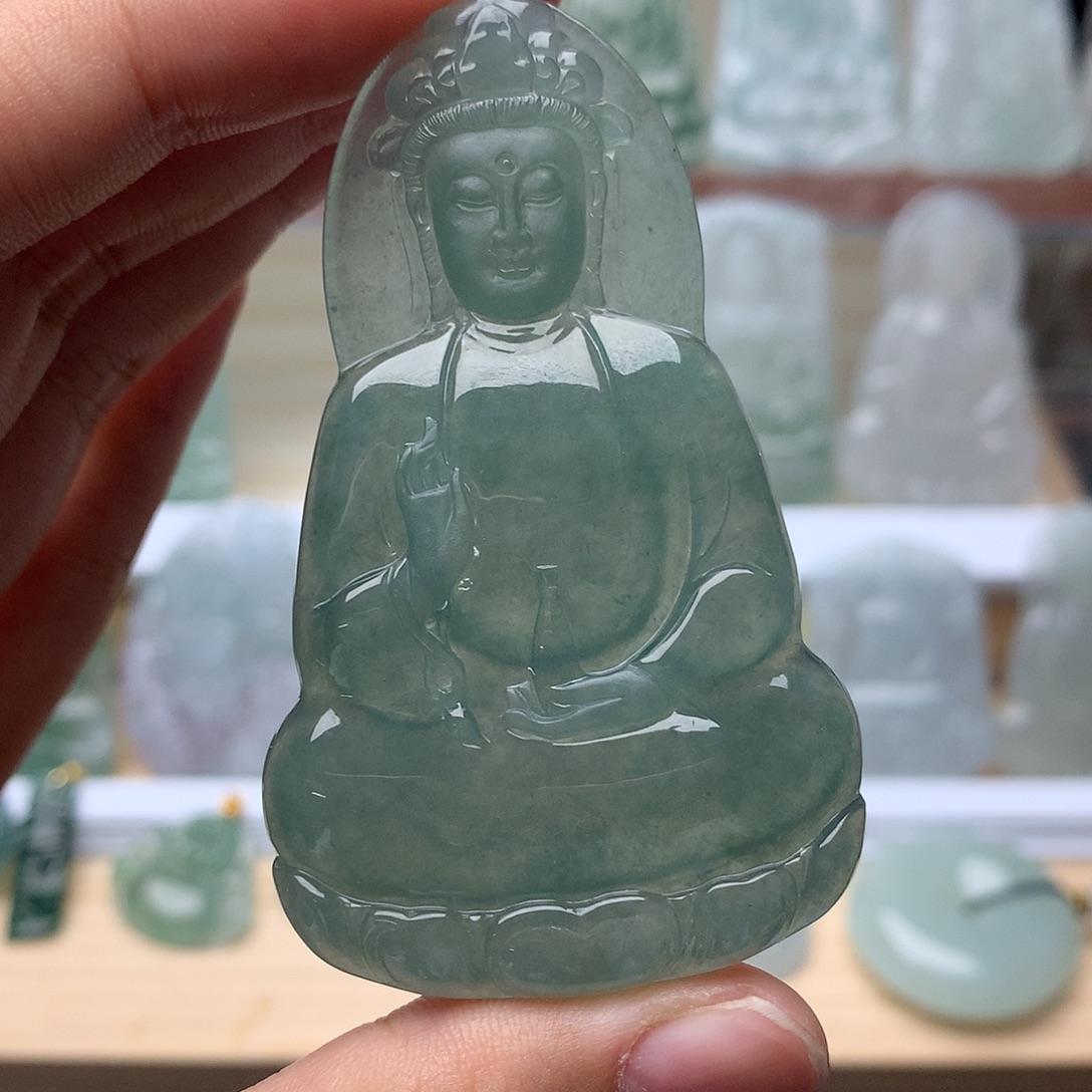 淡***真翡翠未镶嵌颈饰素衣