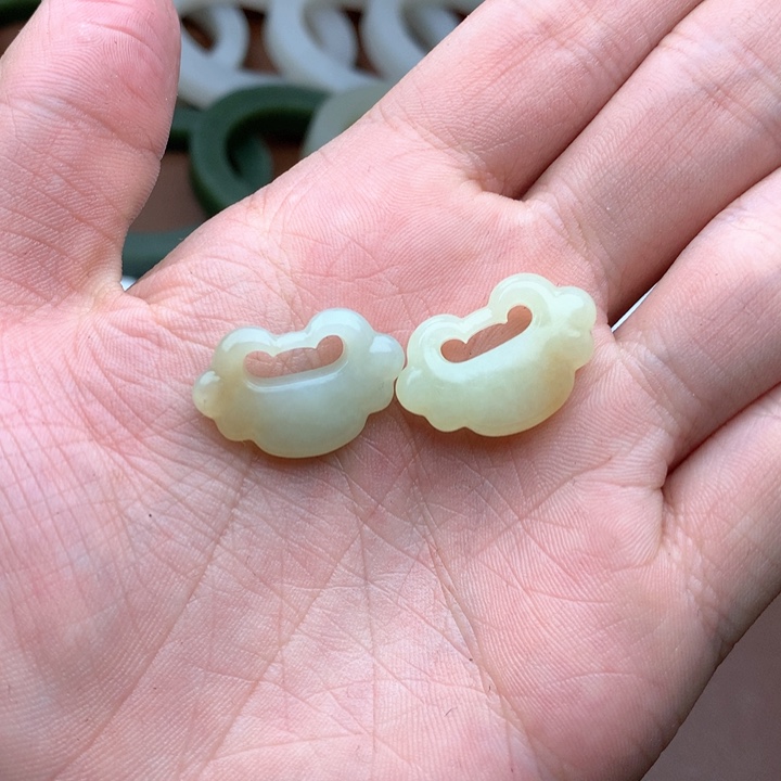 和田玉珠宝半成品未镶嵌两个68