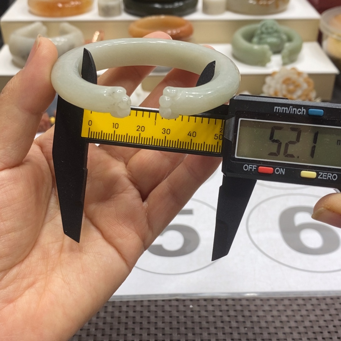 石英质玉未镶嵌手镯