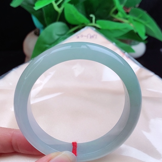 翡翠手镯未镶嵌       正圈56 半山水