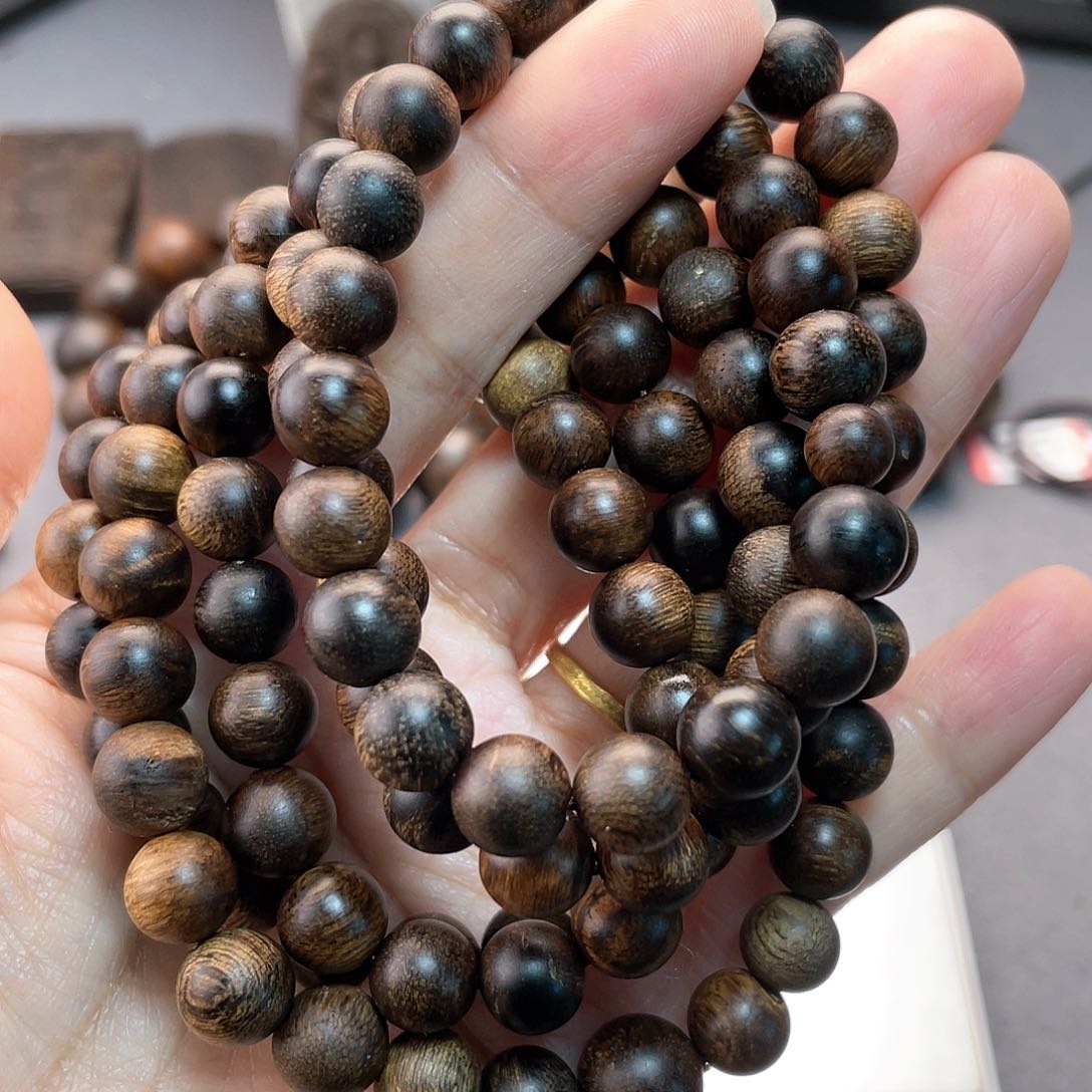 沉香手串白棋瘤疤0.8