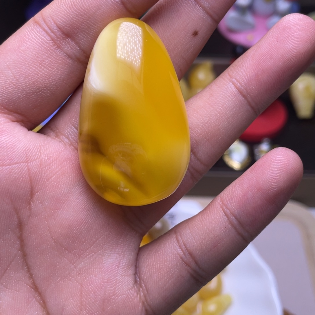 琥珀未镶嵌珠宝奇石