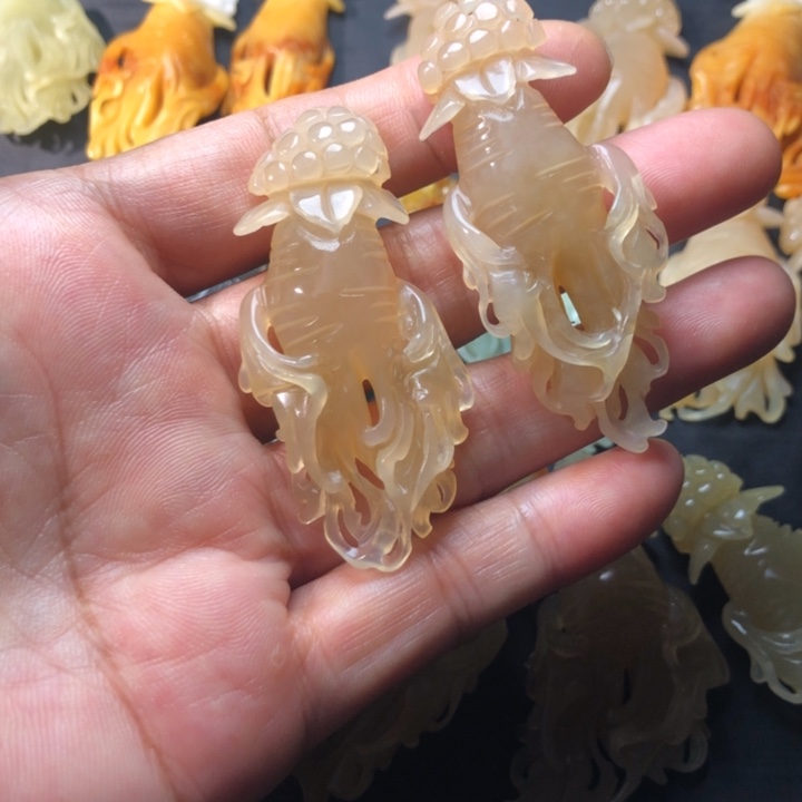 雨***润蛇纹石玉未镶嵌耳坠