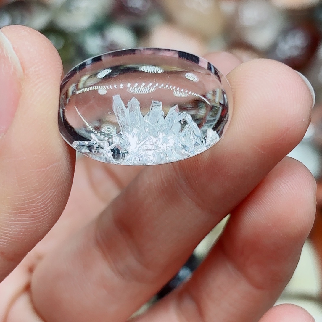 雯***雯未镶嵌水晶颈饰水晶