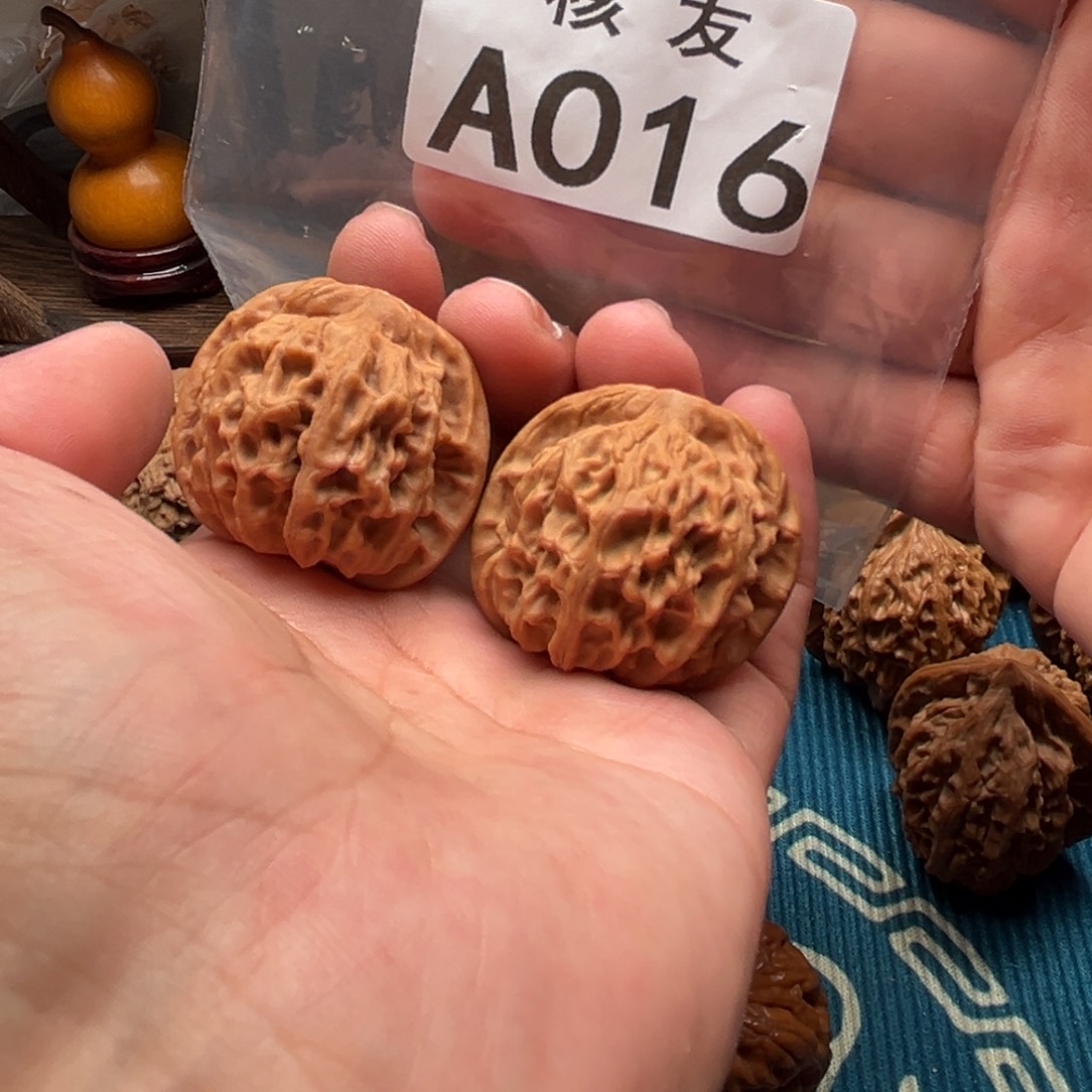 文玩核桃吊坠天地