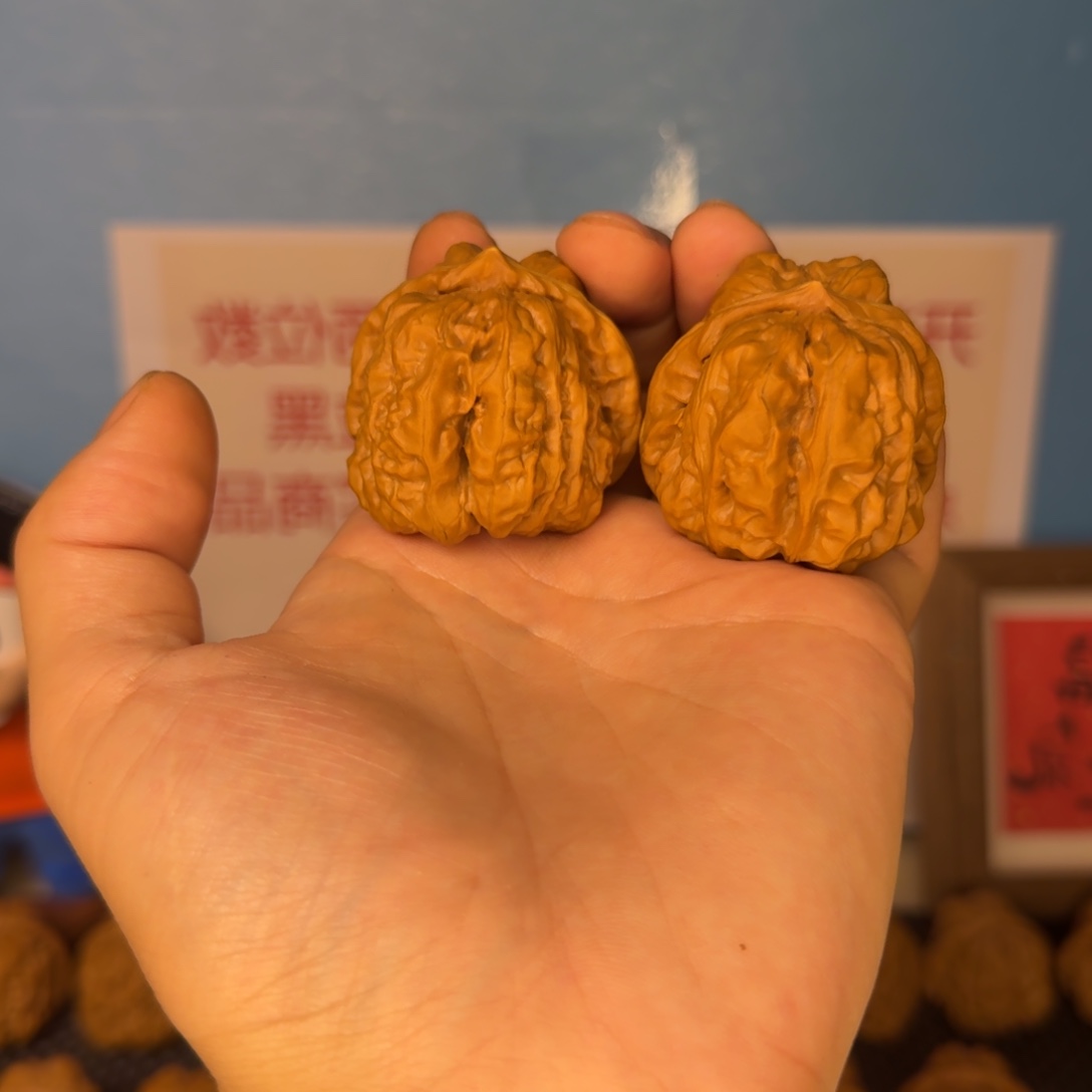 文玩核桃吊坠蛤蟆头