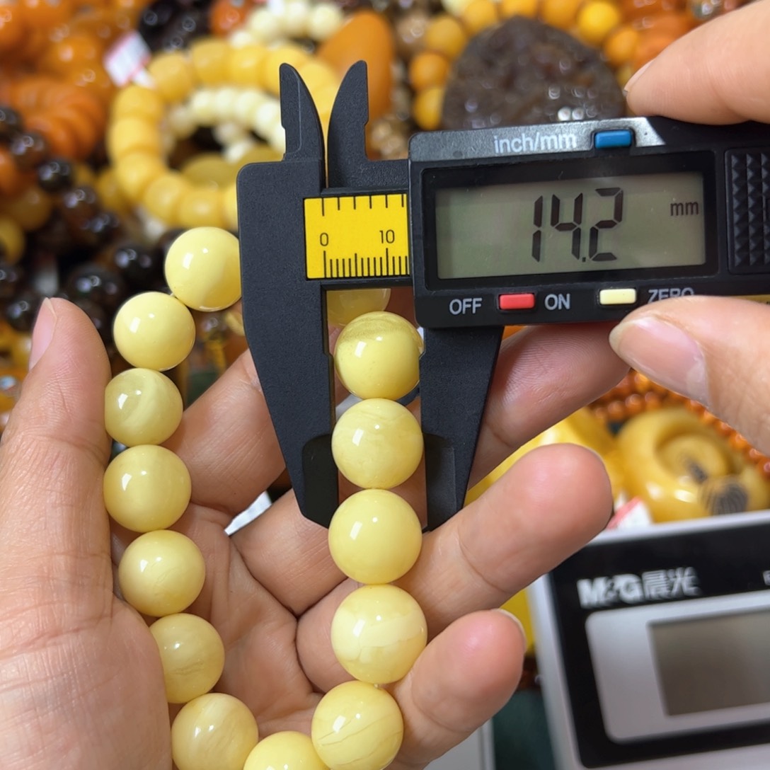 琥珀珠宝奇石未镶嵌682