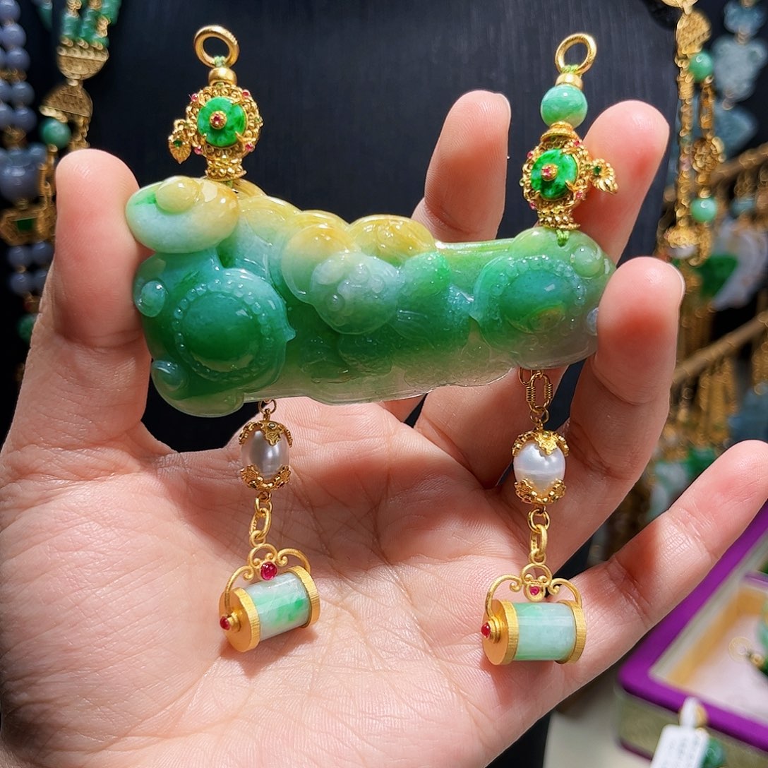 【闪购商品】翡翠吊坠(不含链)未镶嵌?****翡翠