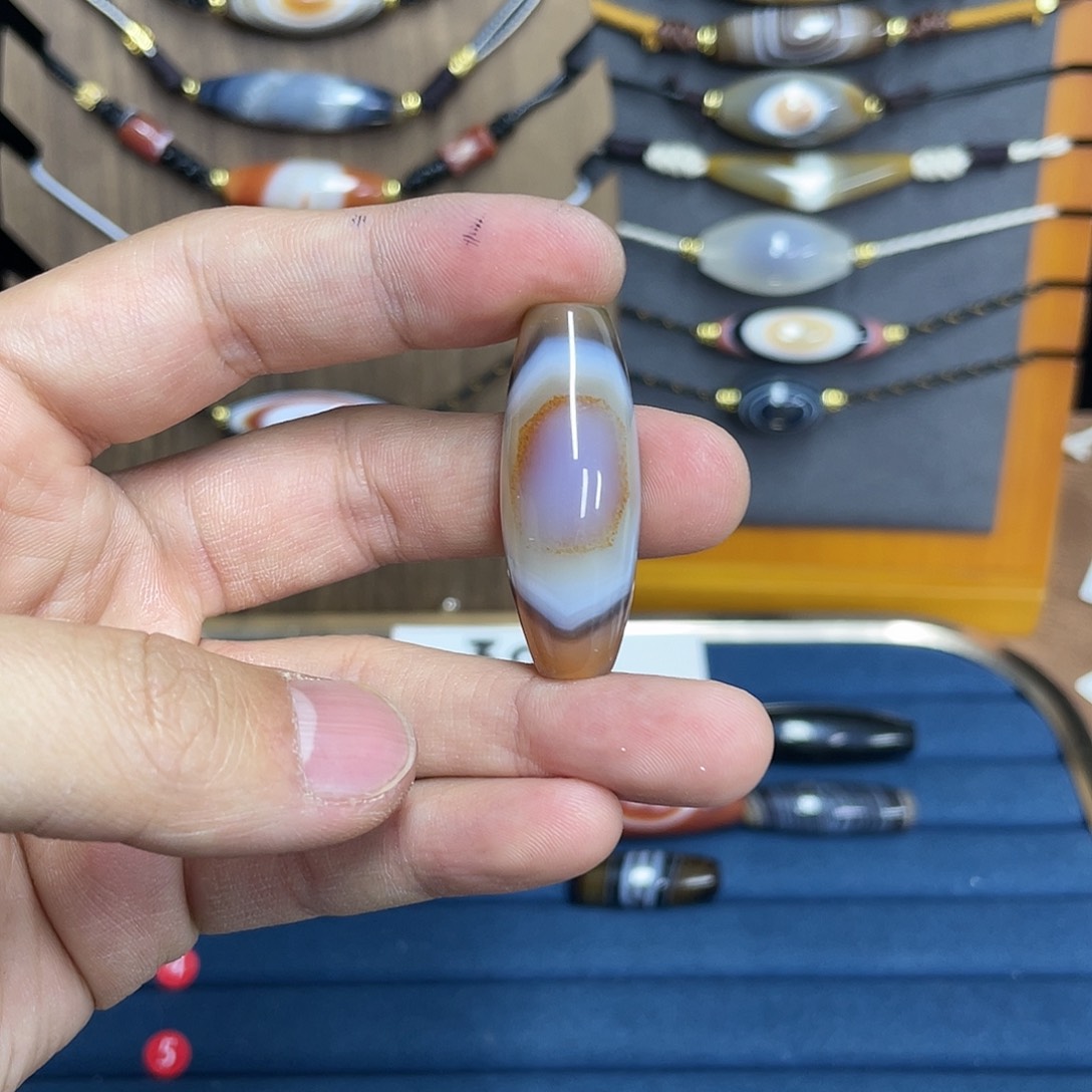 刘***棋玛瑙/玉髓合金颈饰