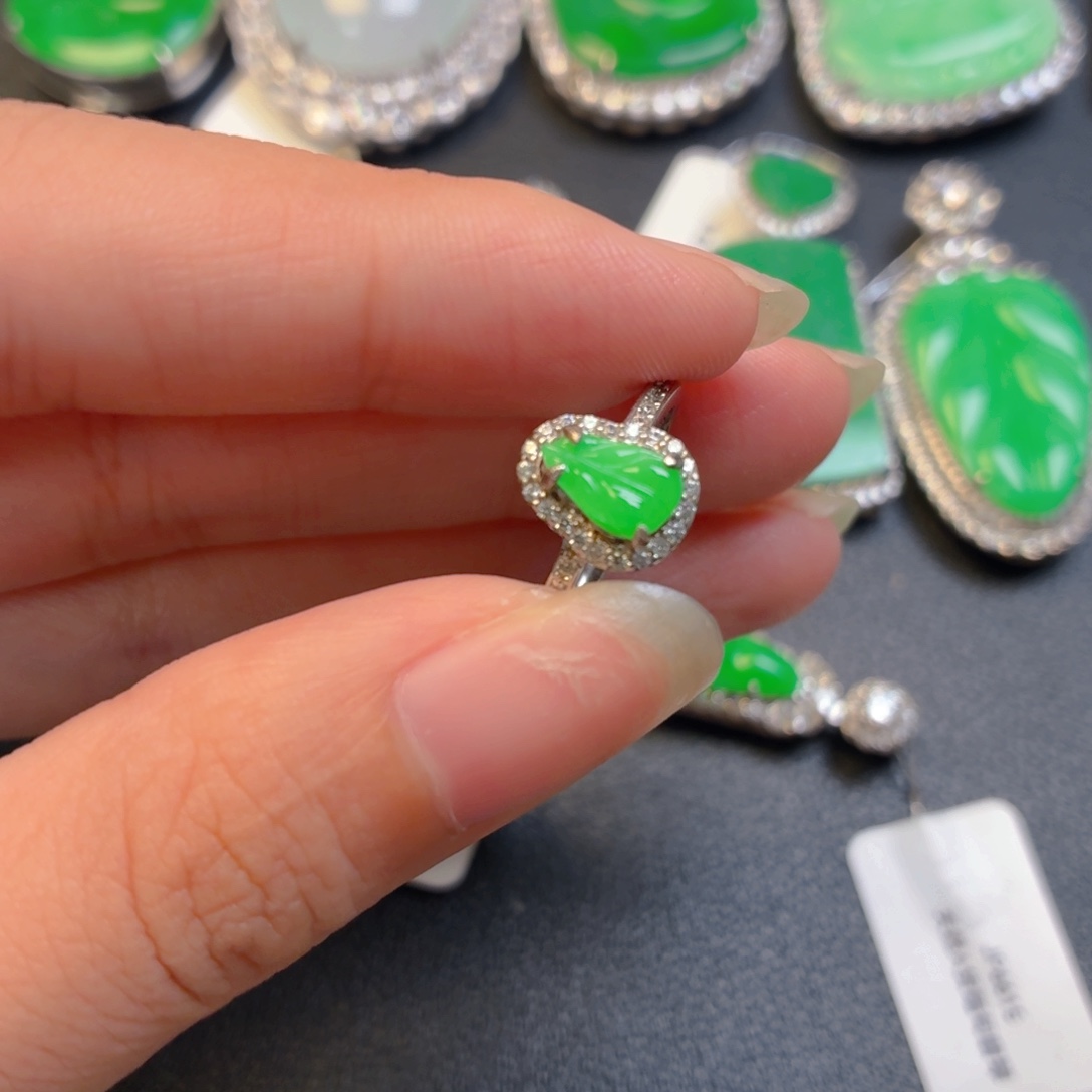 翡翠银S925镶嵌颈饰