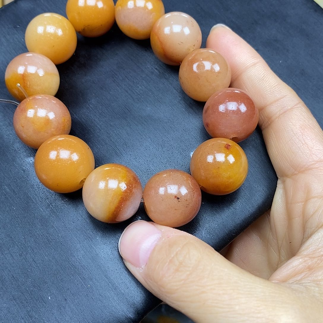 石英质玉（黄龙玉）颈饰未镶嵌