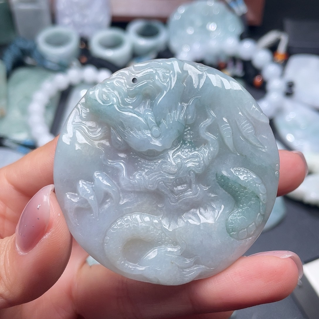 翡翠未镶嵌颈饰翡翠